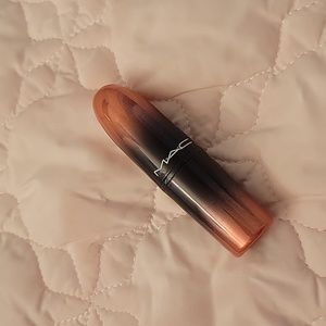 Mac lipstic
